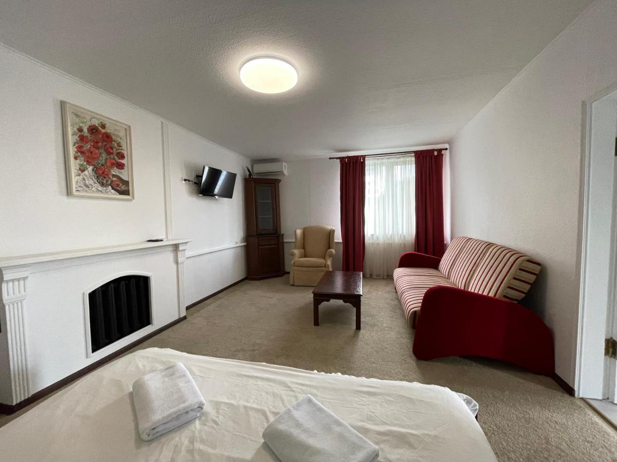 Gusarskiy Hotel&Apartment Kiev Bagian luar foto