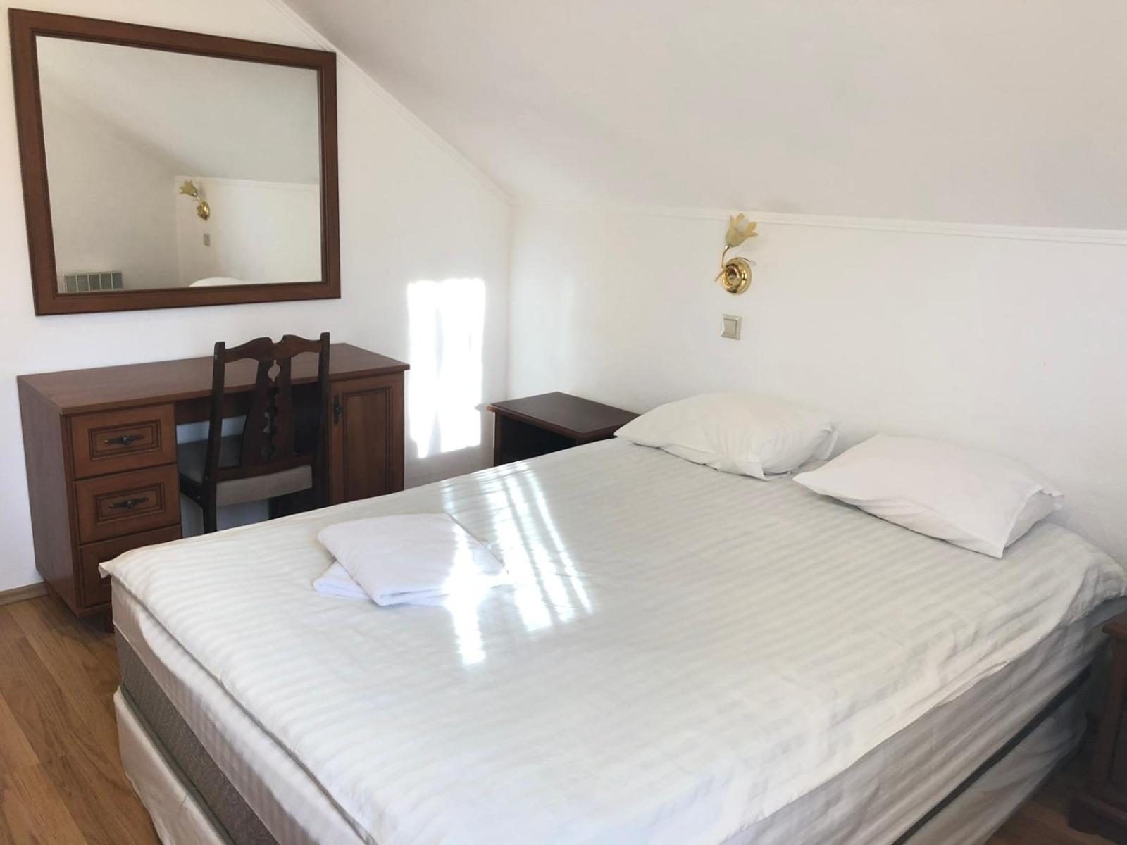 Gusarskiy Hotel&Apartment Kiev Bagian luar foto