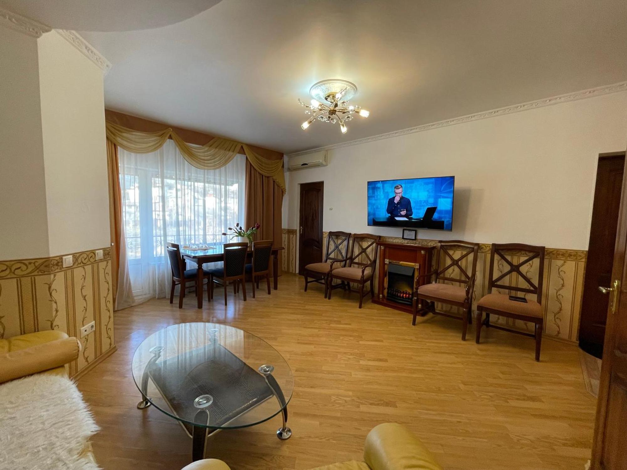Gusarskiy Hotel&Apartment Kiev Bagian luar foto