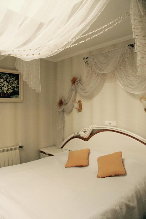 Gusarskiy Hotel&Apartment Kiev Bagian luar foto